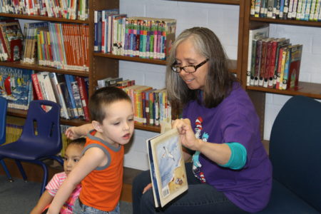 0635-KNTR-GYL-Kearny, AZ -10.23.2017-Tina and James reading Starfish